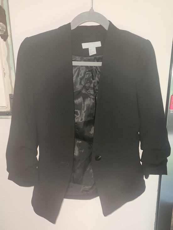 H&M Jackets & Blazers - H&M Black Women's Tailored Single-Button Blazer